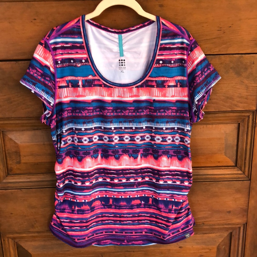 Like New Title Nine Top, XL